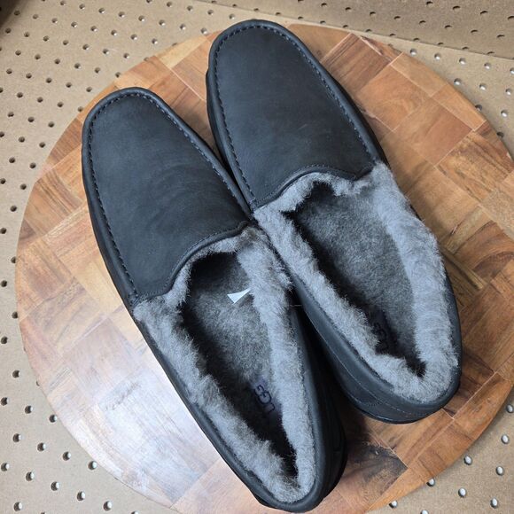 UGG ASCOT BLACK LEATHER SHEARLING LINED MOCCASIN SHOE US 17/ EU 51/ UK 16